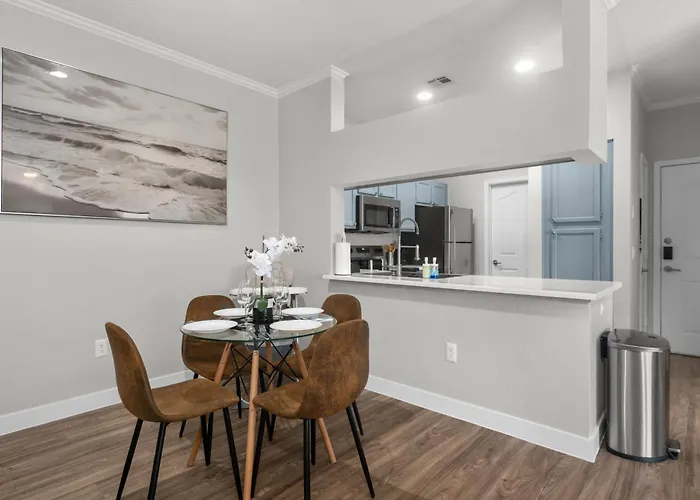 Apartment 2br Getaway Near Thompson Peak With Pool & Parking Scottsdale