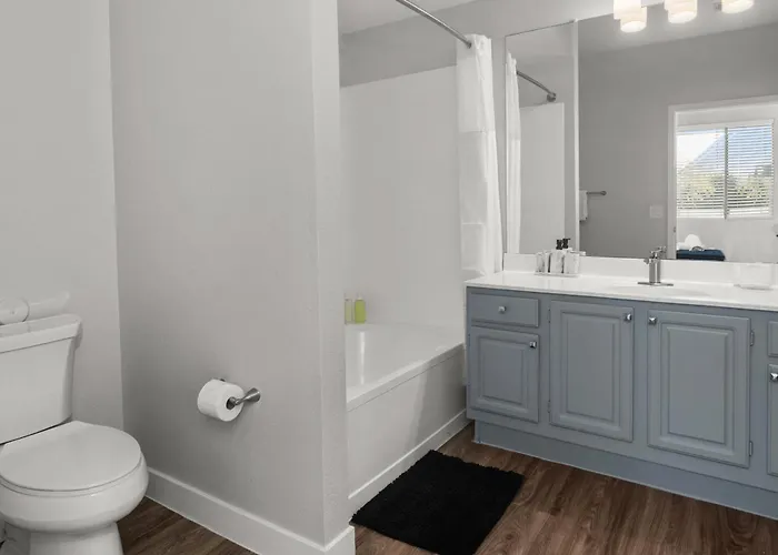 2br Getaway Near Thompson Peak With Pool & Parking Apartment