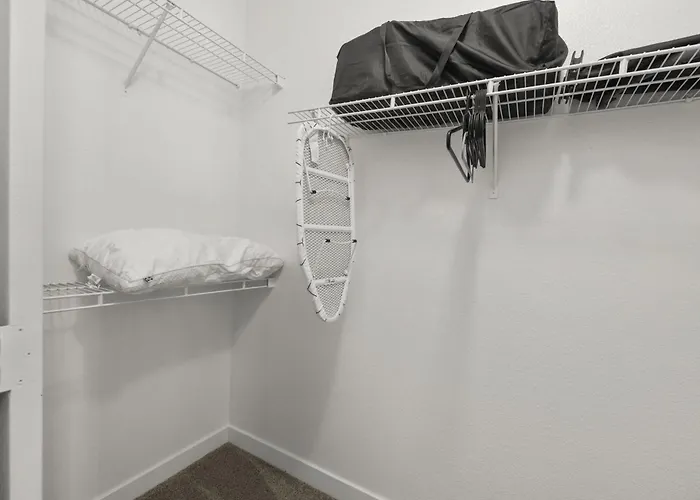 2br Getaway Near Thompson Peak With Pool & Parking *